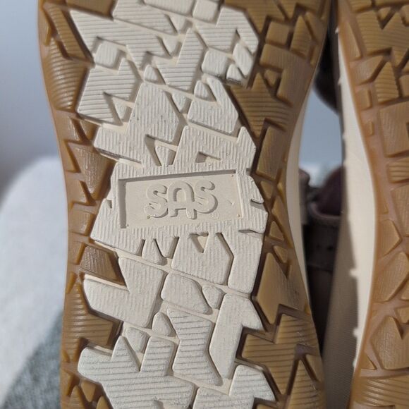 SAS Sandals Taupe Embark Women’s Size 8 N Suede Hook Loop Comfort Walking - Picture 8 of 8